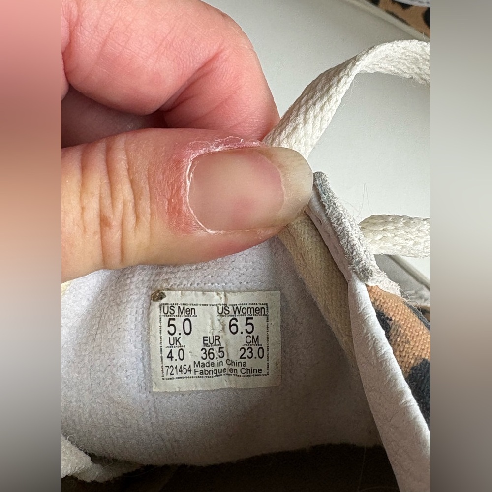 Vans Leopard Print Women's Sneakers 6.5 - Picture 4 of 6